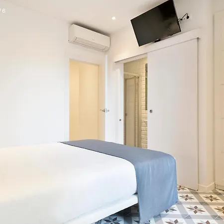 Uma Suites Sagrada Familia Barcelona Exterior photo
