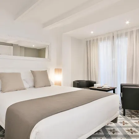 Uma Suites Sagrada Familia Barcelona Exterior photo